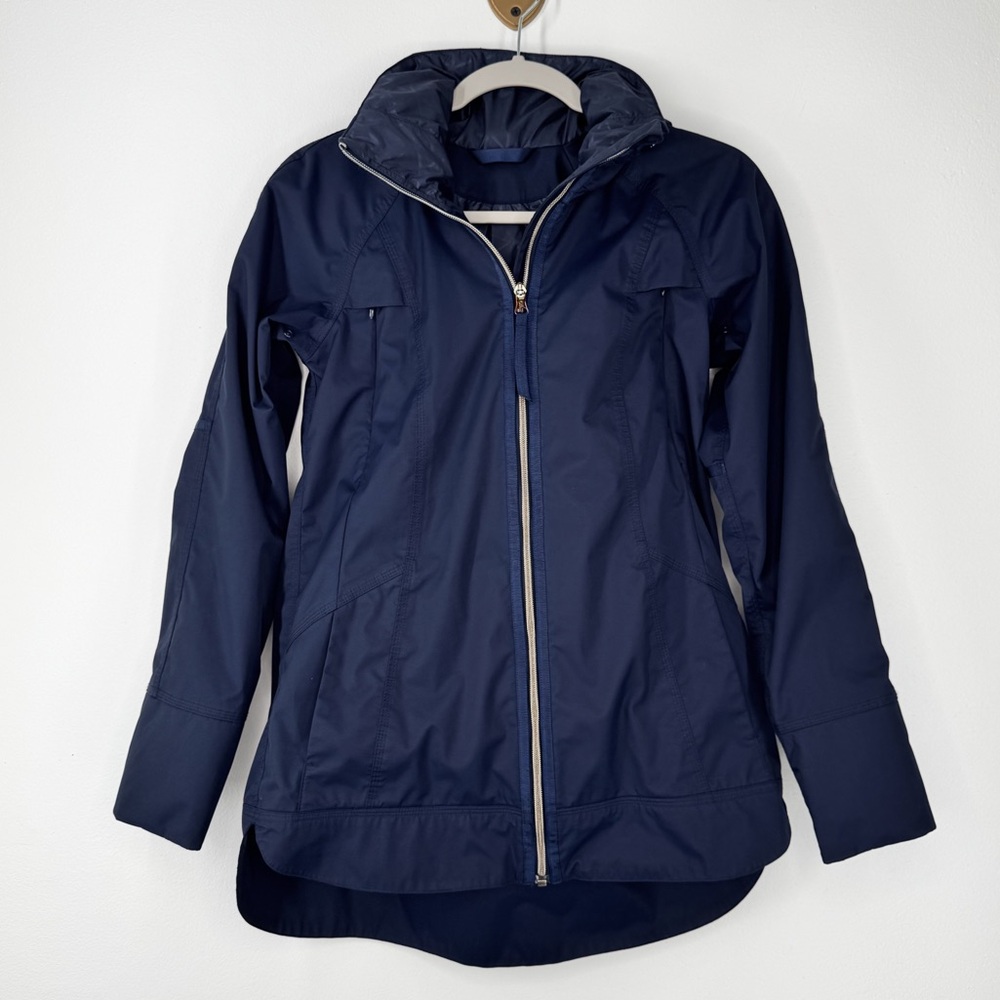 Lululemon Fo Drizzle Deep Navy Zip Up Jacket w/ Stow-Able Hood Women’s Size 4